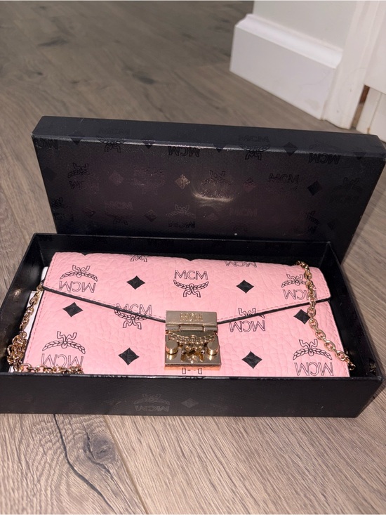 MCM Handbags - MCM Pink Envelope Clutch with Gold Chain🩷💖